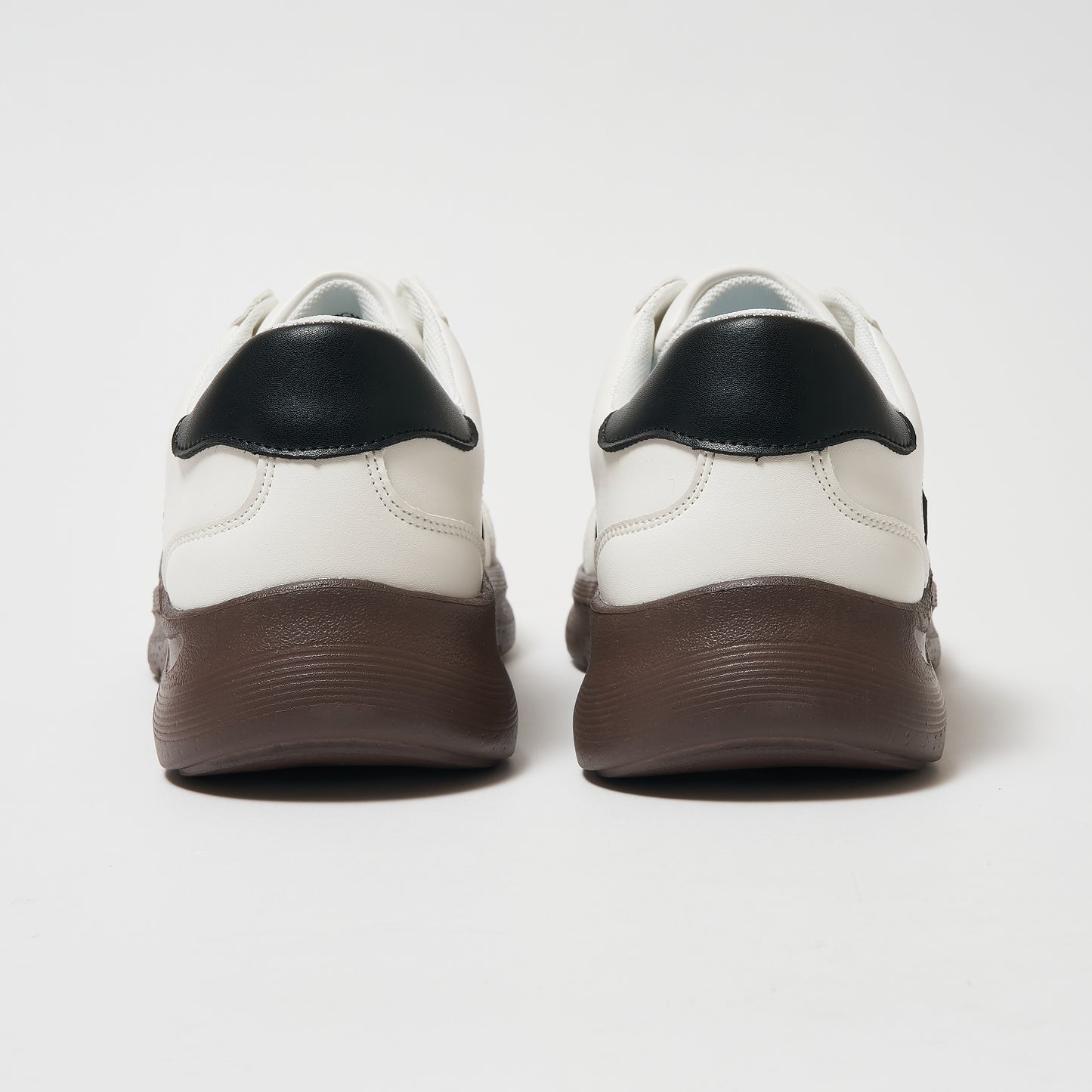 Vertis BLACK×WHITE